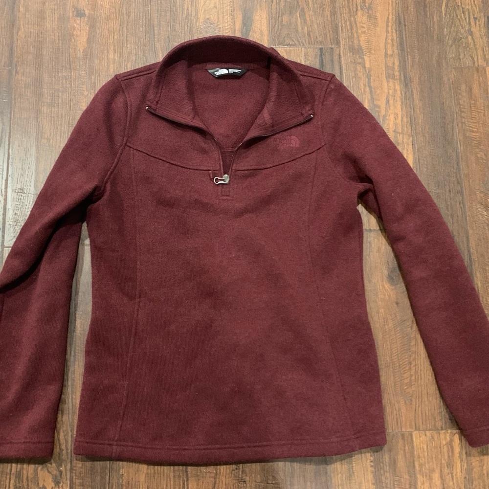 Norrthface maroon quarter zip, size medium.